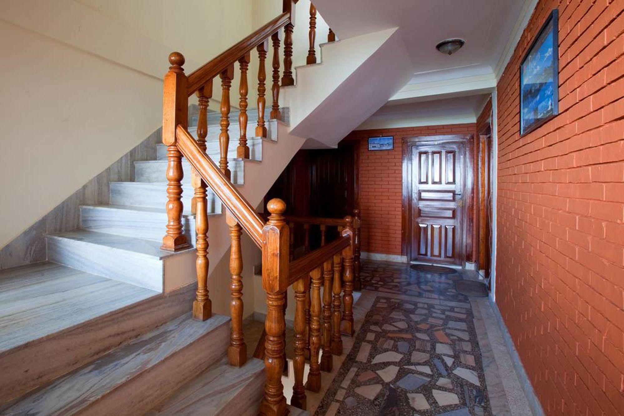 Nagarkot Sunshine Hotel Baluwapati Deupur Buitenkant foto